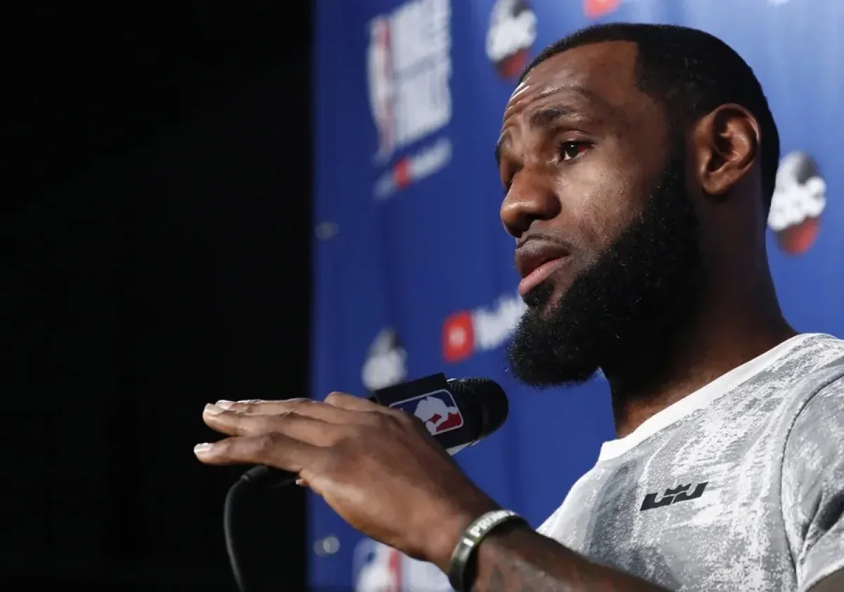 LeBron James se une a los Philadelphia 76ers en busca del quinto anillo