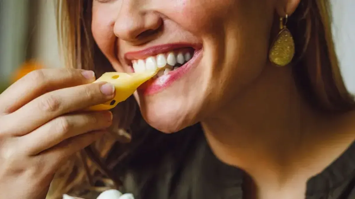 Cómo alimentar las bacterias buenas de tu boca para prevenir caries y enfermedades