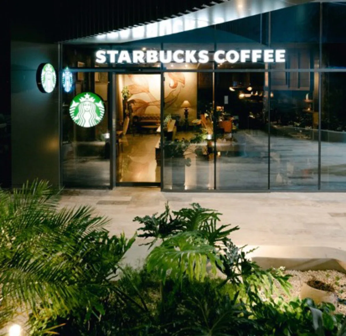 Starbucks abre su tienda 16 en República Dominicana con colección inspirada en destinos locales
