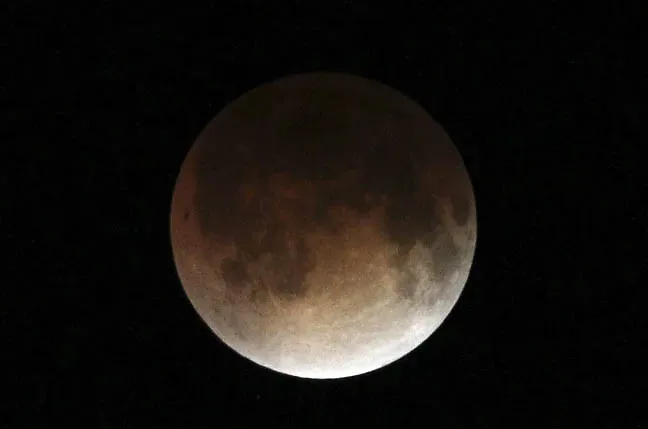 Eclipse lunar parcial del 27-28 de agosto de 2026: horarios y visibilidad desde República Dominicana