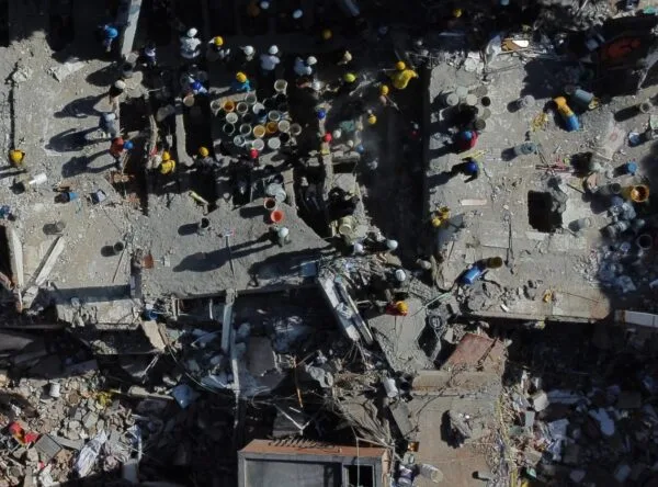 Terremoto en Colombia: rescatistas buscan sobrevivientes entre escombros