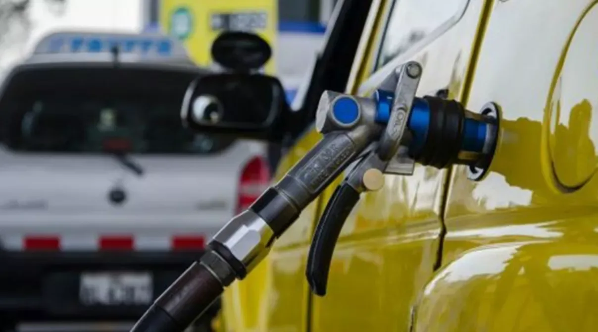 Gobierno aumenta RD$3 gasolina y gasoil regular; mantiene congelado el GLP