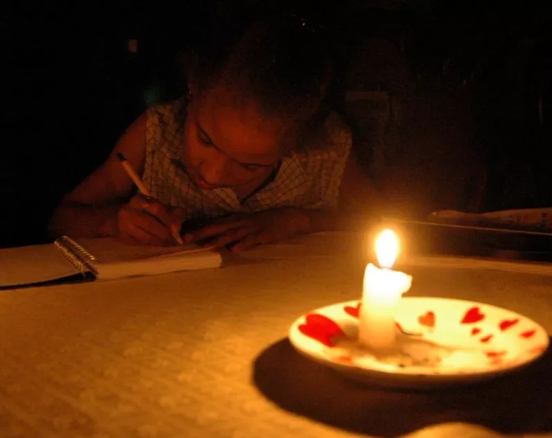 Solo el 15.3% de los hogares dominicanos posee inversor eléctrico como respaldo ante apagones