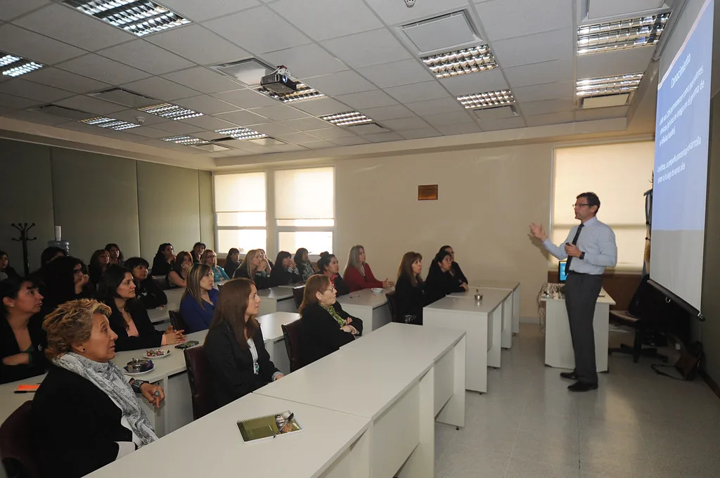 Cooperativas dominicanas auspician libro testimonial sobre prevención y experiencia con el cáncer