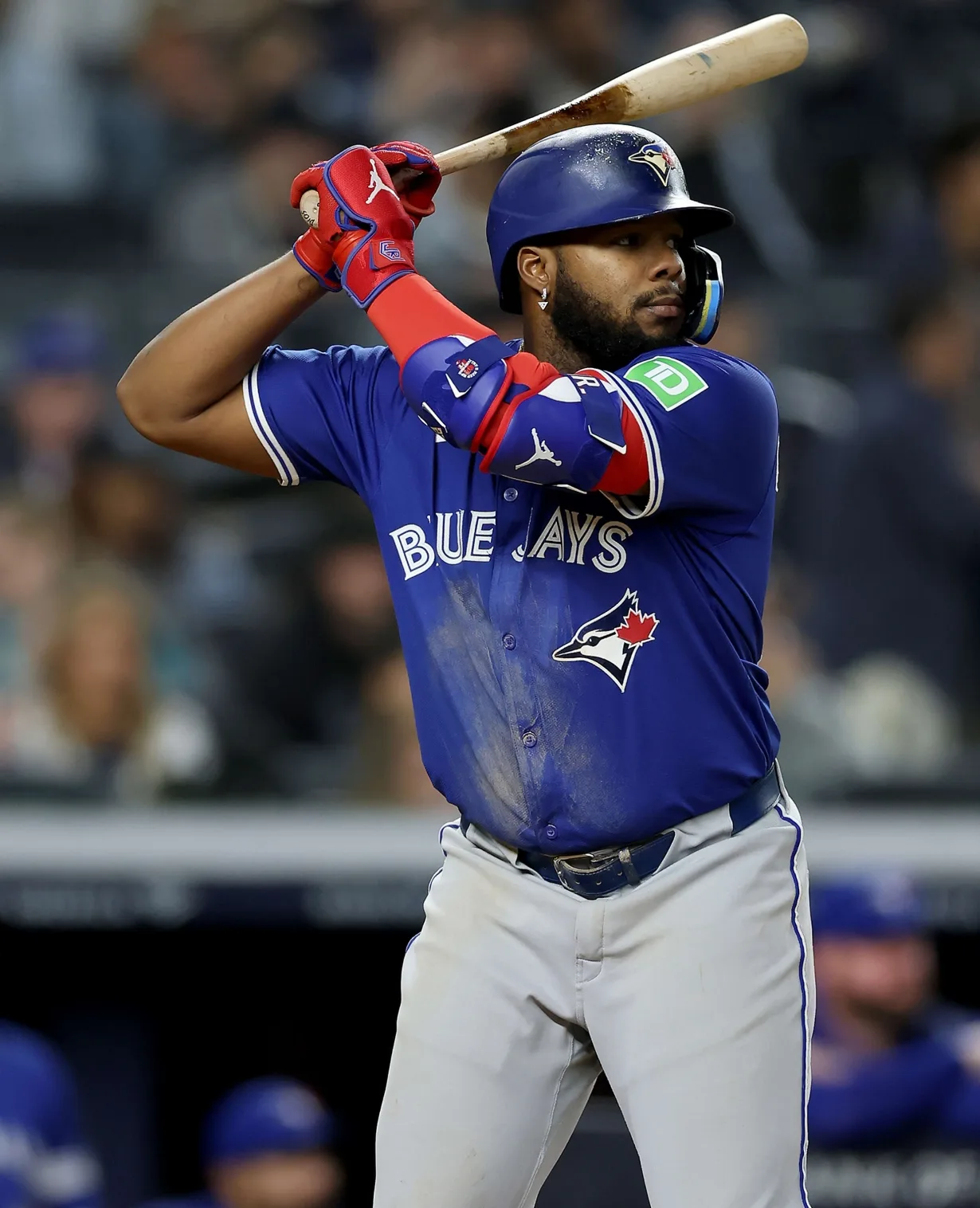 Vladimir Guerrero Jr. busca su primer jonrón en el Rogers Centre antes del cierre de la temporada