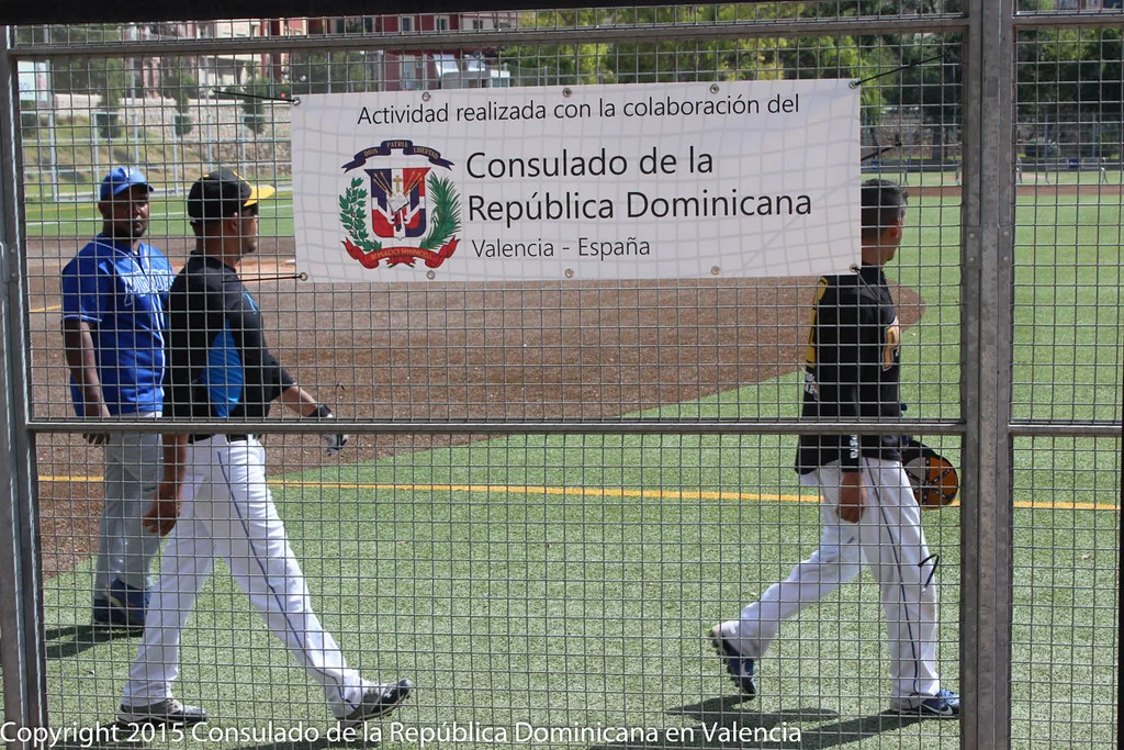 Comerciantes dominicanos denuncian competencia desleal de negocios chinos