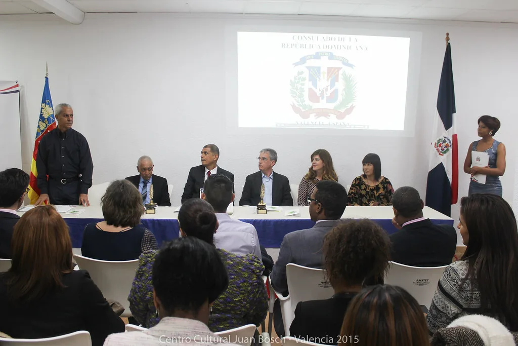 Poemas emblemáticos que revelan la identidad de poetas dominicanos