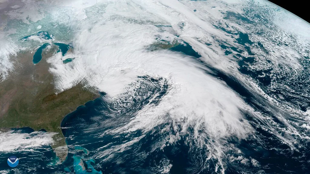 Nor'easter golpea el noreste de EE.UU. con lluvias, vientos y riesgo de inundaciones