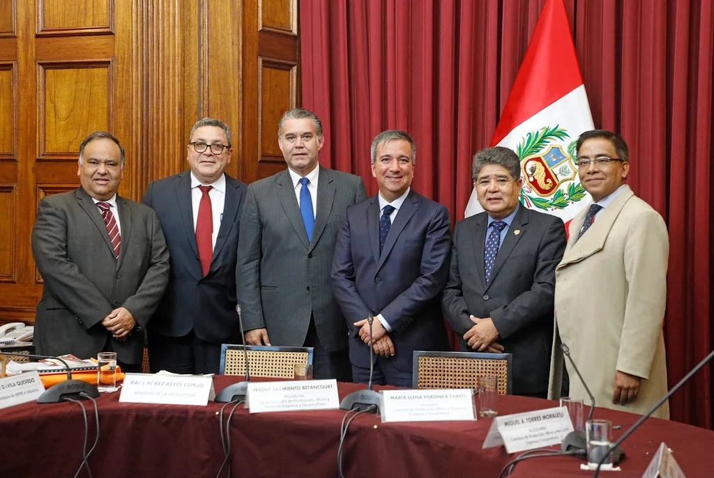 DO Sostenible juramenta Comisión de Veeduría Ciudadana para fortalecer transparencia en gestión de residuos