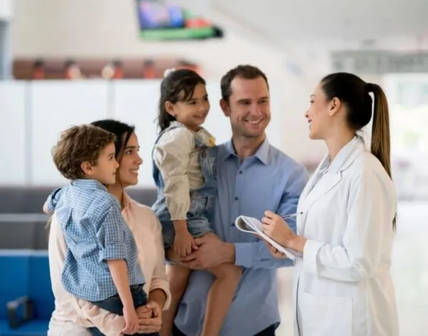 Seguro Familiar de Salud destinó más de RD$124.696 millones en 2025 y enfrenta desafíos en cobertura