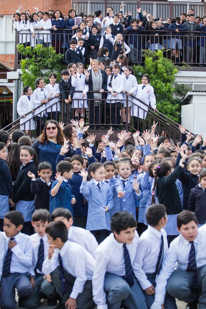 Ministro de Educación destaca necesidad de vincular escuela y empresa para formar talento futuro