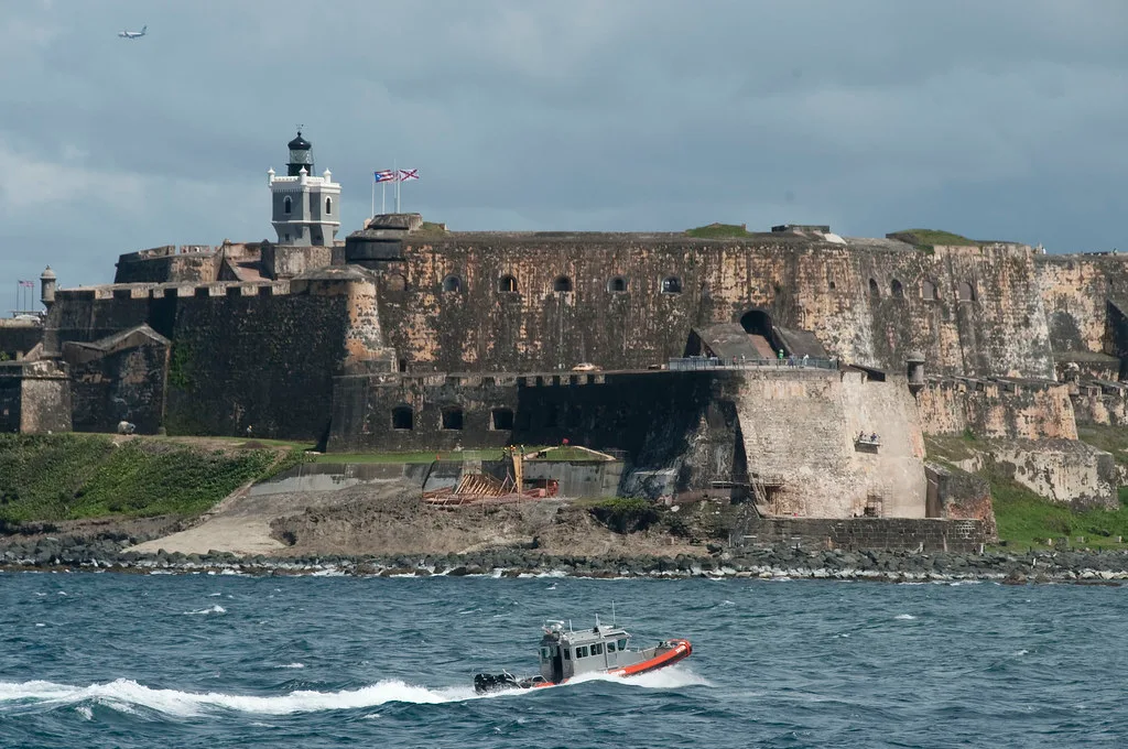 Exigen renuncia a autoridades de Puerto Rico por compartir datos de migrantes con EE. UU.
