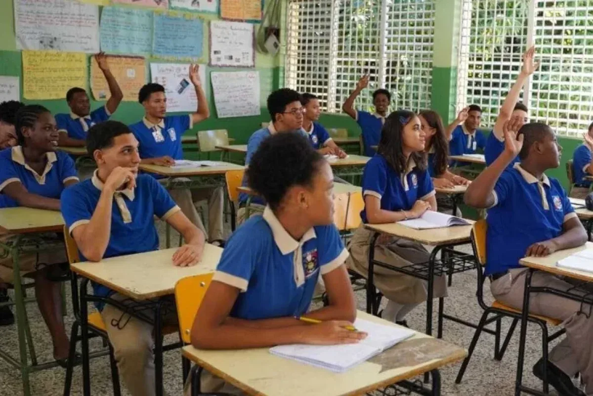 PISA 2025 revela que estudiantes dominicanos pierden casi un mes de clases al año
