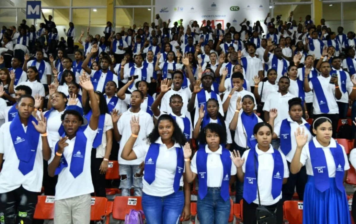 Más de 200 mil jóvenes dominicanos dejan condición 'nini' en cinco años