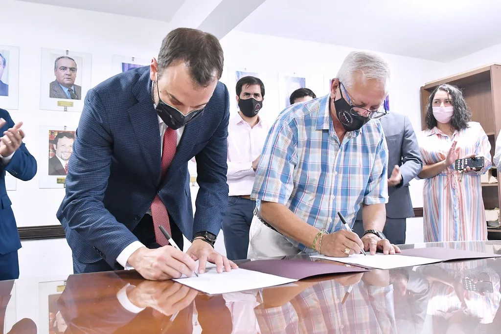 Gremios de Salud Exigen Aumento Salarial para Personal Administrativo y de Apoyo