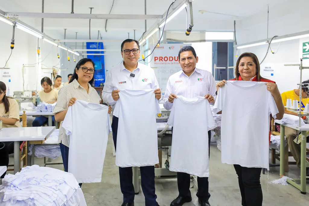 Adolcaza garantiza calidad y entrega oportuna del calzado escolar para el nuevo año lectivo