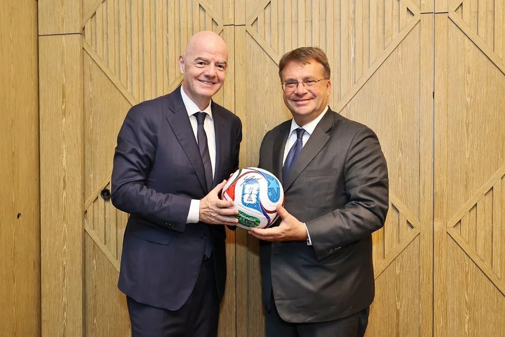 Infantino visita República Dominicana pese a advertencia de su vicepresidente