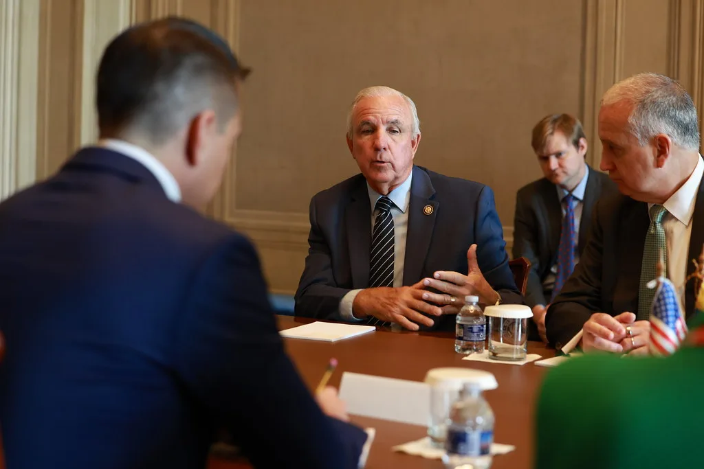 Congresista Carlos Giménez elogia expulsión de diplomáticos cubanos por República Dominicana