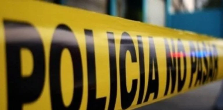 Enfrentamiento policial en Santiago deja un muerto y un herido vinculados al crimen de un vigilante