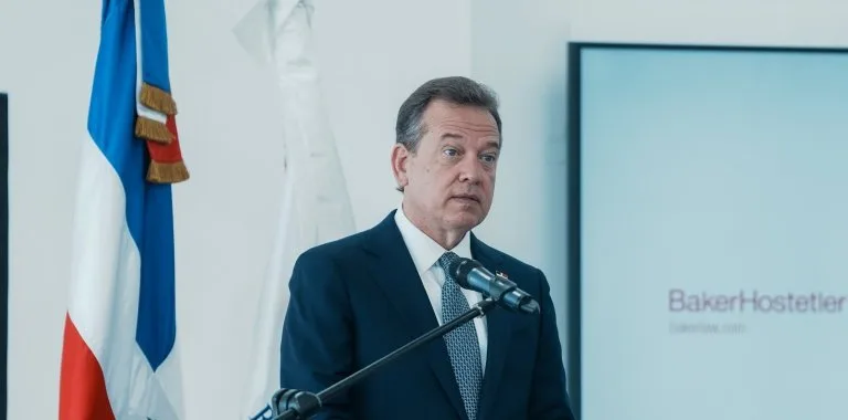Luis Abinader nombra a Víctor Bisonó como nuevo canciller de República Dominicana