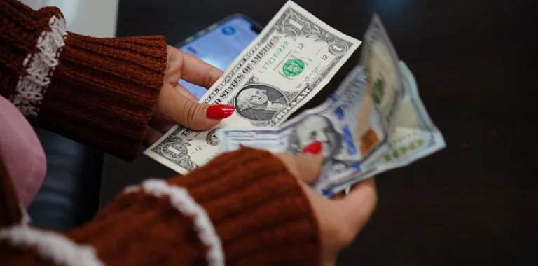 Dólar en República Dominicana: Compra a RD$58.3185 y venta a RD$58.7466 el 21 de agosto de 2026