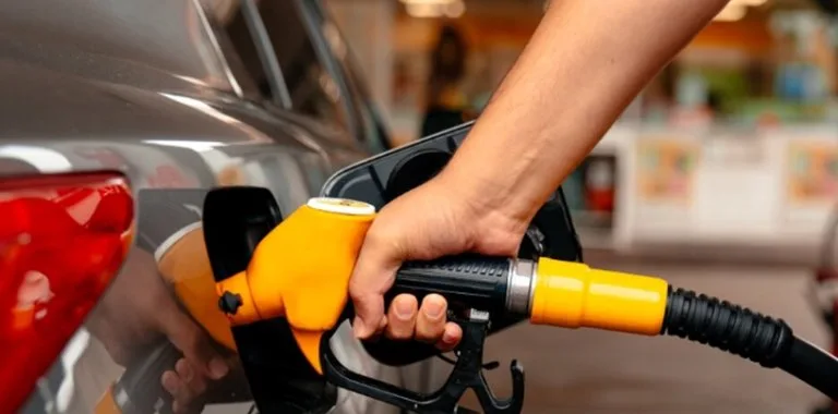 Aumento de combustibles presiona precios de productos locales en República Dominicana