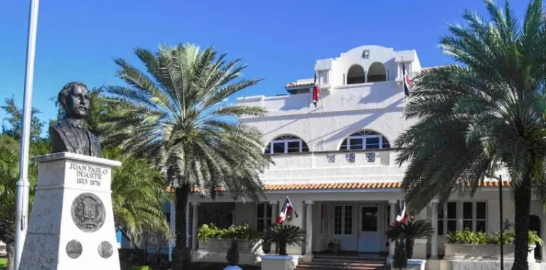 República Dominicana solicita retiro de nueve diplomáticos cubanos