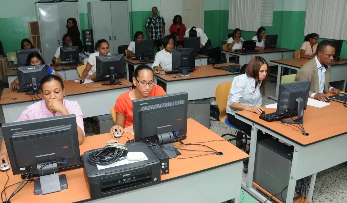 Pago retroactivo de incentivo docente: montos según calificación y deducciones aplicables