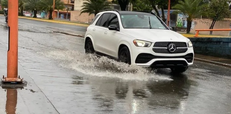 COE mantiene alerta verde en 11 provincias por lluvias y condiciones marítimas adversas