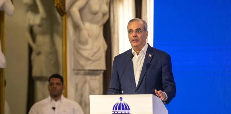 Abinader reafirma compromiso con reforma policial pese a desafíos