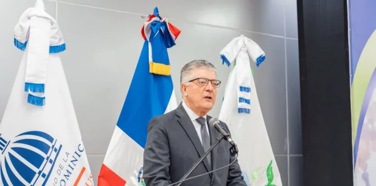 Roberto Santana confirma operación por lesión en vejiga y asegura cumplimiento de funciones