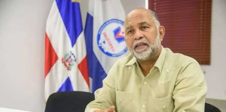 ADP confirma inicio del año escolar 2026-2027 pese a déficit de aulas y retrasos en incentivos