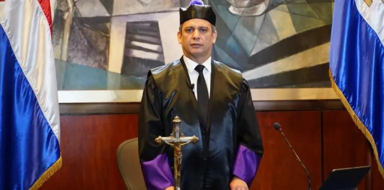 Henry Molina anuncia que no buscará reelección como presidente de la Suprema Corte