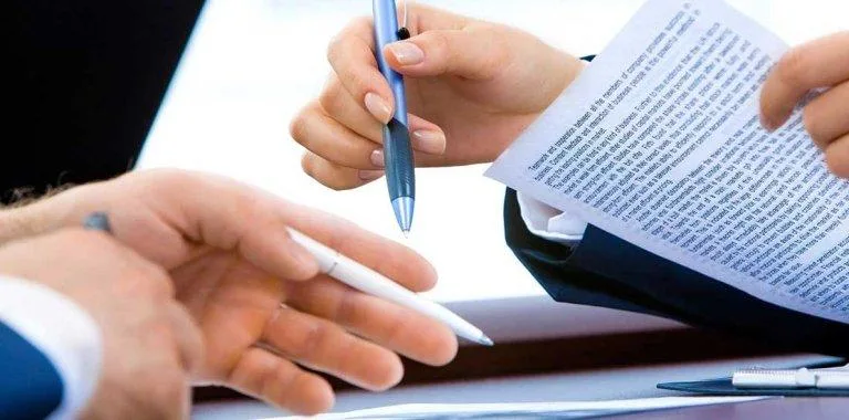 ¿Es válido solicitar plazo para referirse a documentos propios ya admitidos?