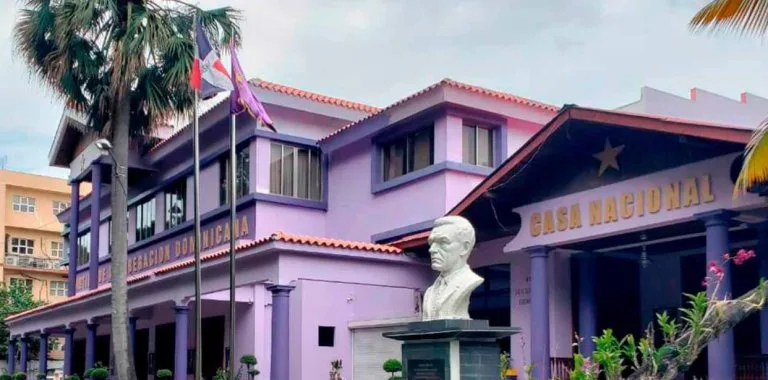 PLD suspende consulta presidencial y define candidato para 2028 en 2027