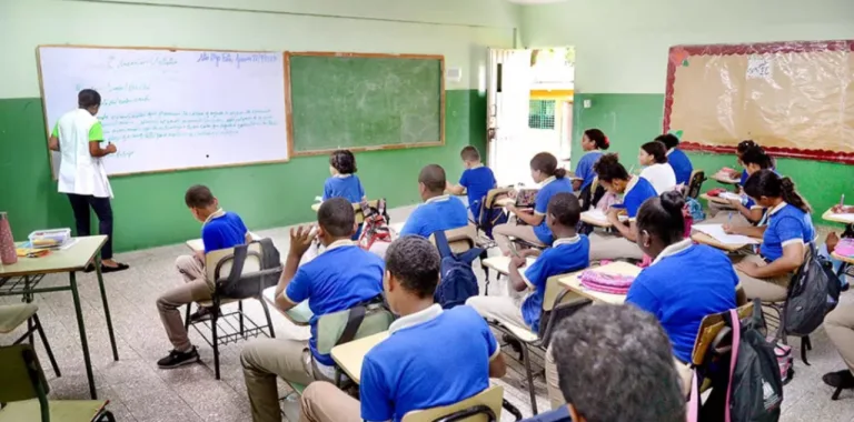 ADP y MINERD en desacuerdo por pago de RD$9,000 millones en incentivos docentes
