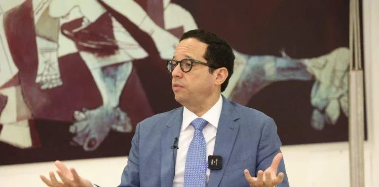 Ministro de Administración Pública participa en almuerzo semanal del Grupo Corripio