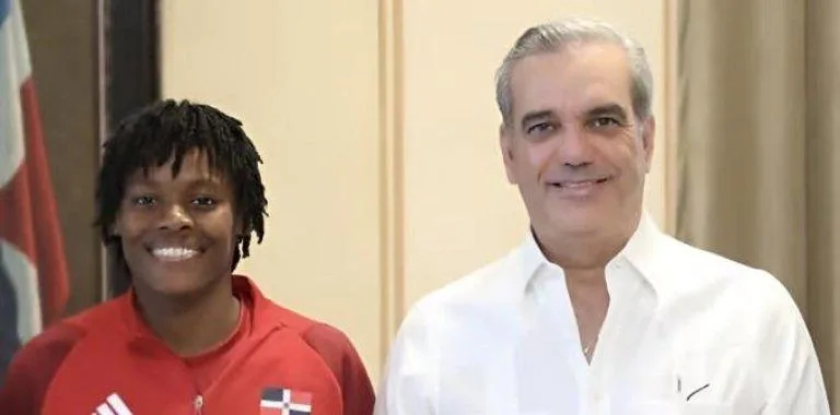 Luis Abinader felicita a Marileidy Paulino por su oro en los Juegos Centroamericanos y del Caribe 2026