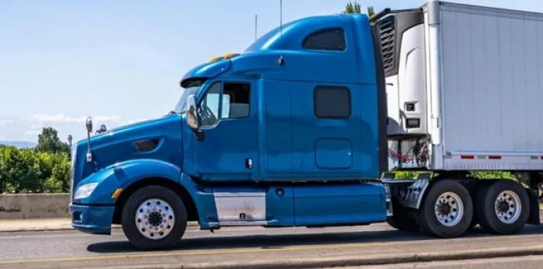 Más de 800 camioneros extranjeros retirados de circulación en EE.UU. por falta de calificaciones