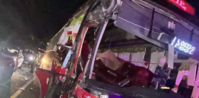 Accidente entre autobús y camión de basura en Punta Cana deja un muerto y dos heridos