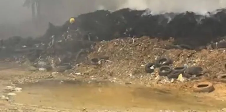 Incendio en zona de reciclaje de neumáticos en Cancino está bajo control