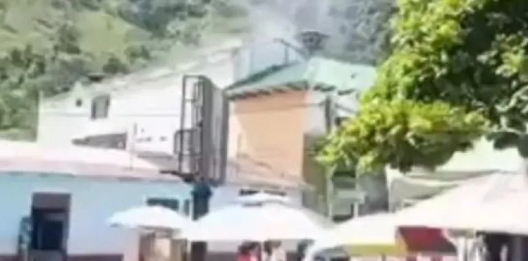 Ataque con drones y disparos contra alcaldía de Rioblanco, Tolima