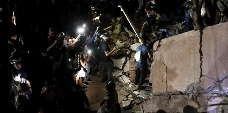 Cali decreta toque de queda y militarización tras terremoto de 7,4 que deja 132 muertos