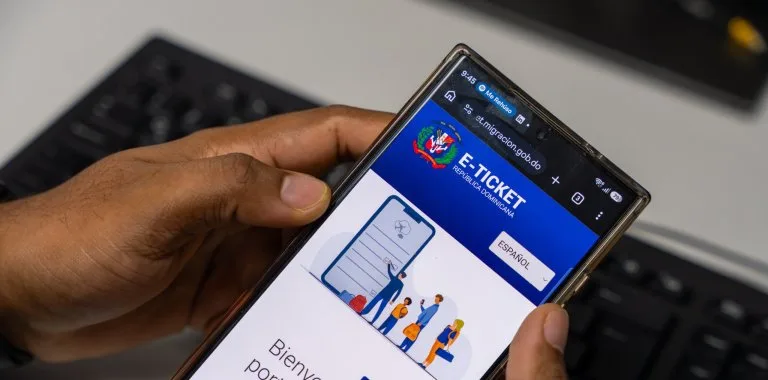 eTicket permite crear cuentas y registrar acompañantes para agilizar trámites migratorios