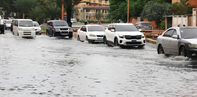 Indomet mantiene alerta por lluvias y vigila dos sistemas tropicales en el Atlántico