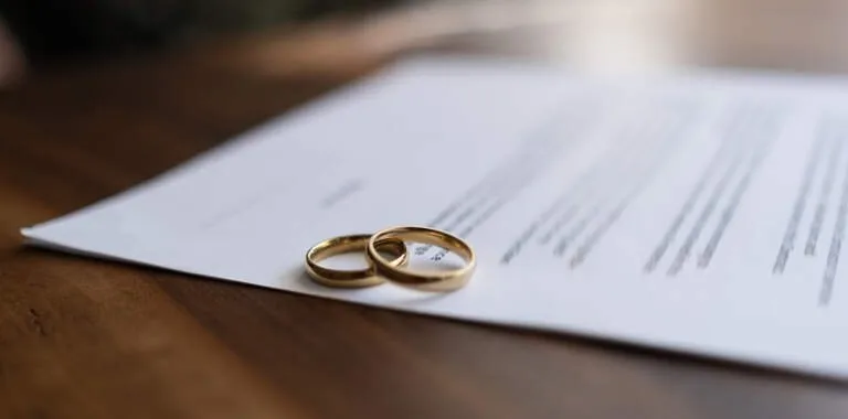Estados Unidos endurece regulación de agencias matrimoniales internacionales para prevenir fraudes y abusos