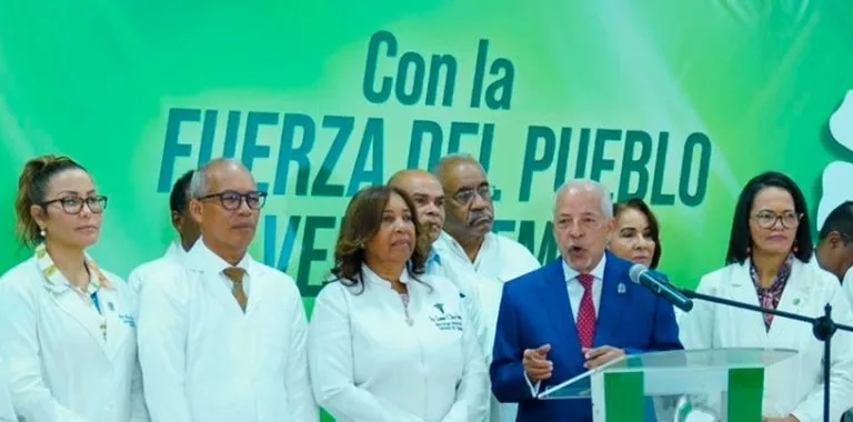 FP denuncia colapso del sistema de salud dominicano: pacientes esperan hasta 30 días por UCI