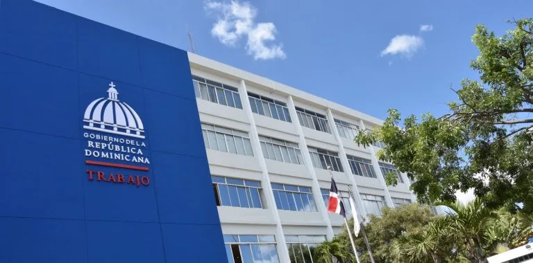 Ministerio de Trabajo confirma que el 17 de agosto se labora normalmente tras feriado del 16