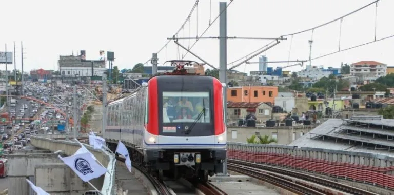 Metro Línea 2C de Santo Domingo retoma tarifa regular tras periodo gratuito