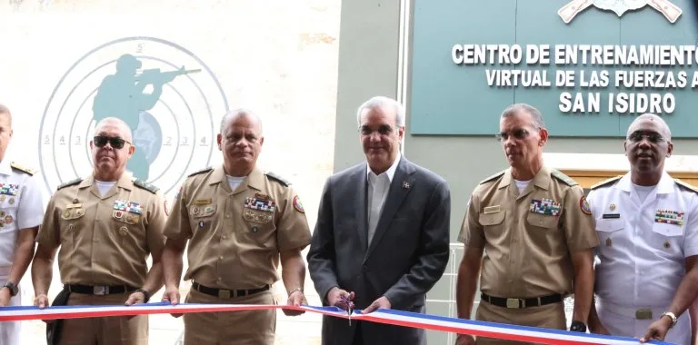 Gobierno inaugura centro de entrenamiento virtual para las Fuerzas Armadas